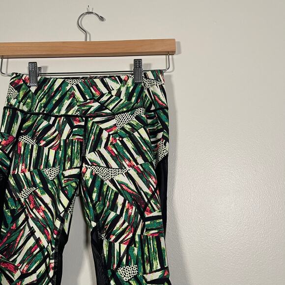 Zella • Jungle Print Cropped Mesh Leggings - Picture 3 of 4